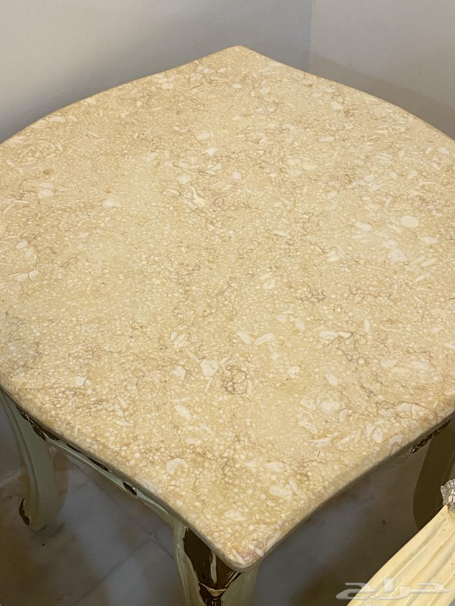 طاولة كبيره 6 طاولات خدمه 2 طاولة زاوية و5 كنب و2 كنب نفر64408850672771111