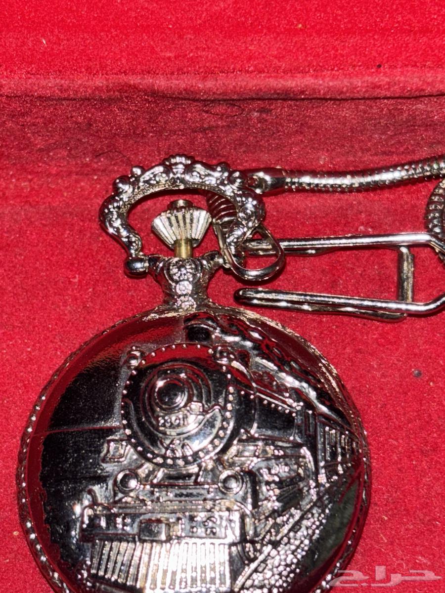 Old watch64405943743106112