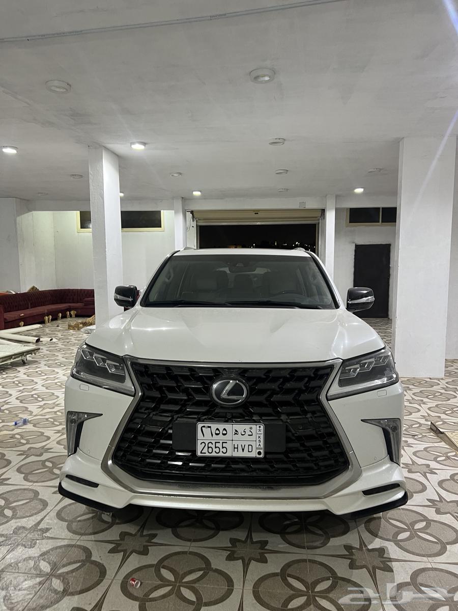 للبيع سيارة لكزاز مخزن64568770042242112