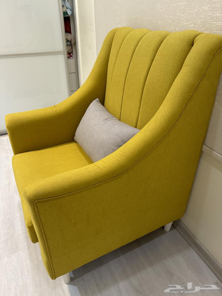 كنب بحالته الجديد64408259140611111