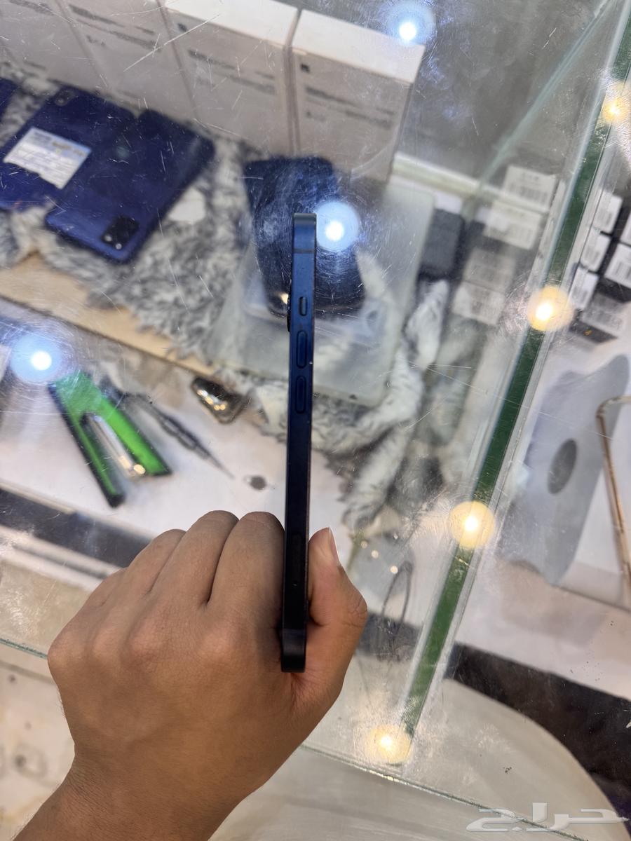 iPhone 1364410435636354112