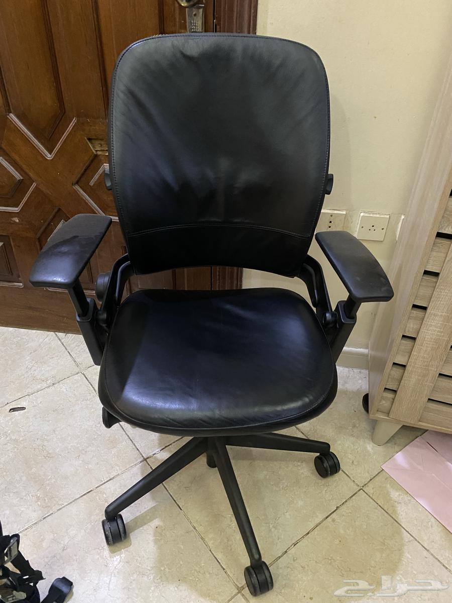 متوفر 4 كراسي مكتبيه شبه جديده64410782946817113