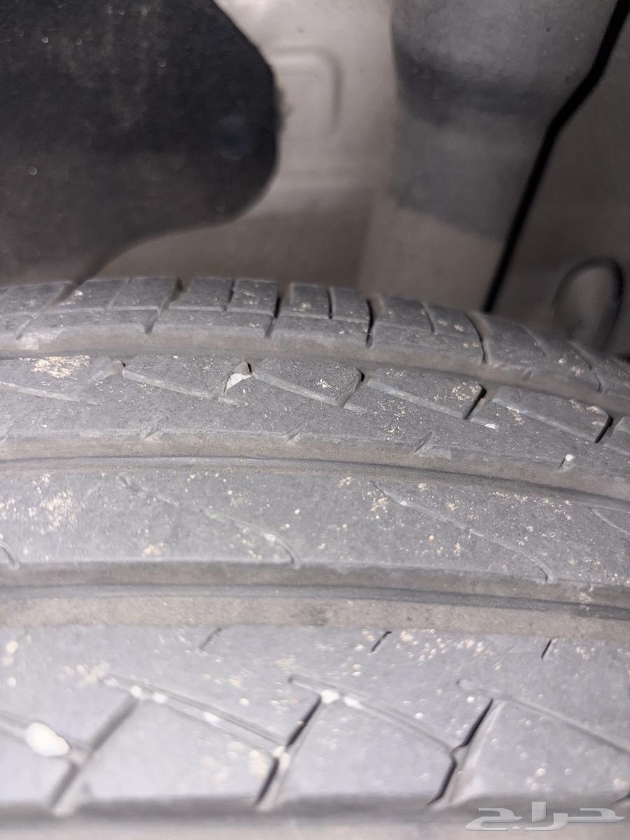 طقم كفرات 205 65 15 جديده استخدام اقل من ألف كيلو على السوم64560023869953113