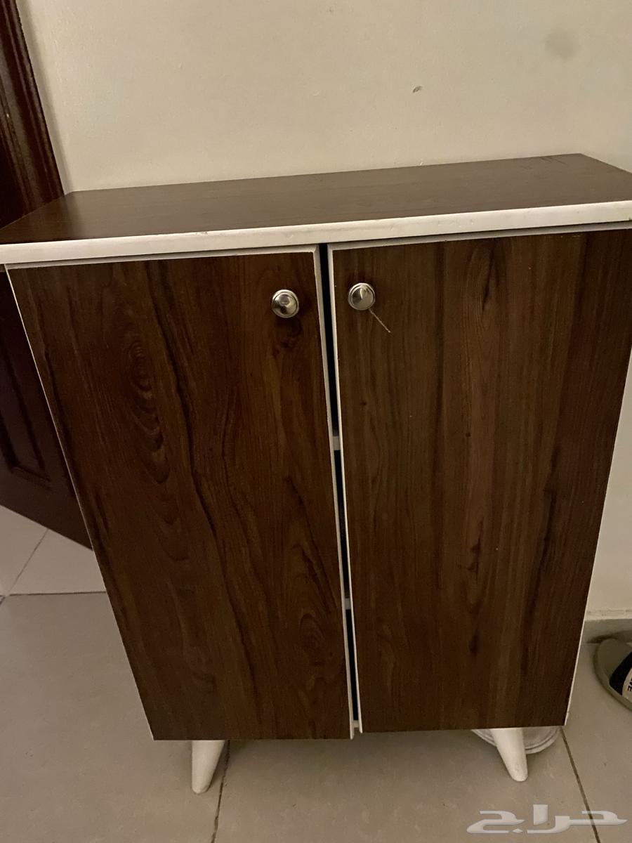 Shoes and Table64405014224769110