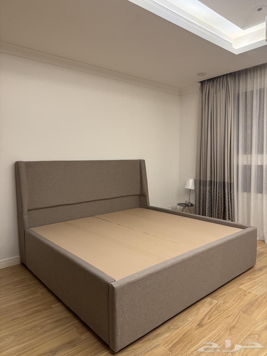 سرير فندقي شبه جديد64406220752130110