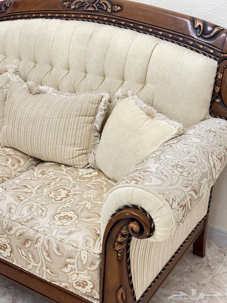 كنب خشب ثقيل ب2000  وكان سعر الشراء 900064410318793089113