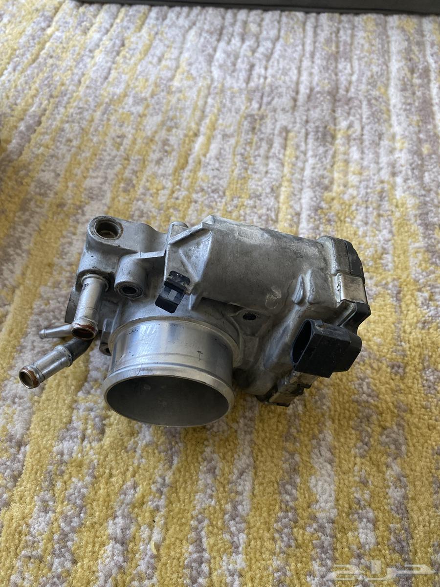 للبيع   بوابة مكينة (Throttle Body) مستعملة64564309950465111