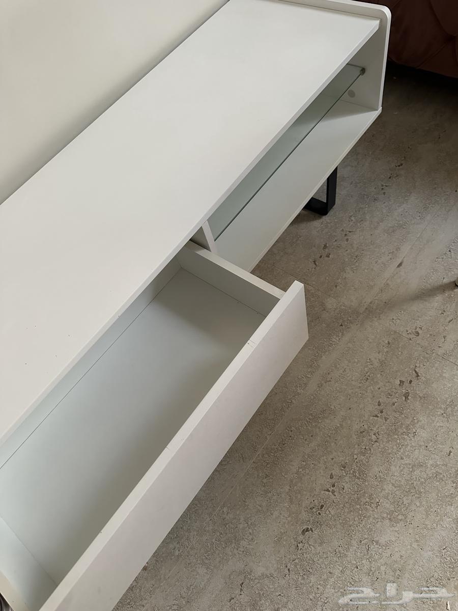 طاولة تلفزيون64407140377603110