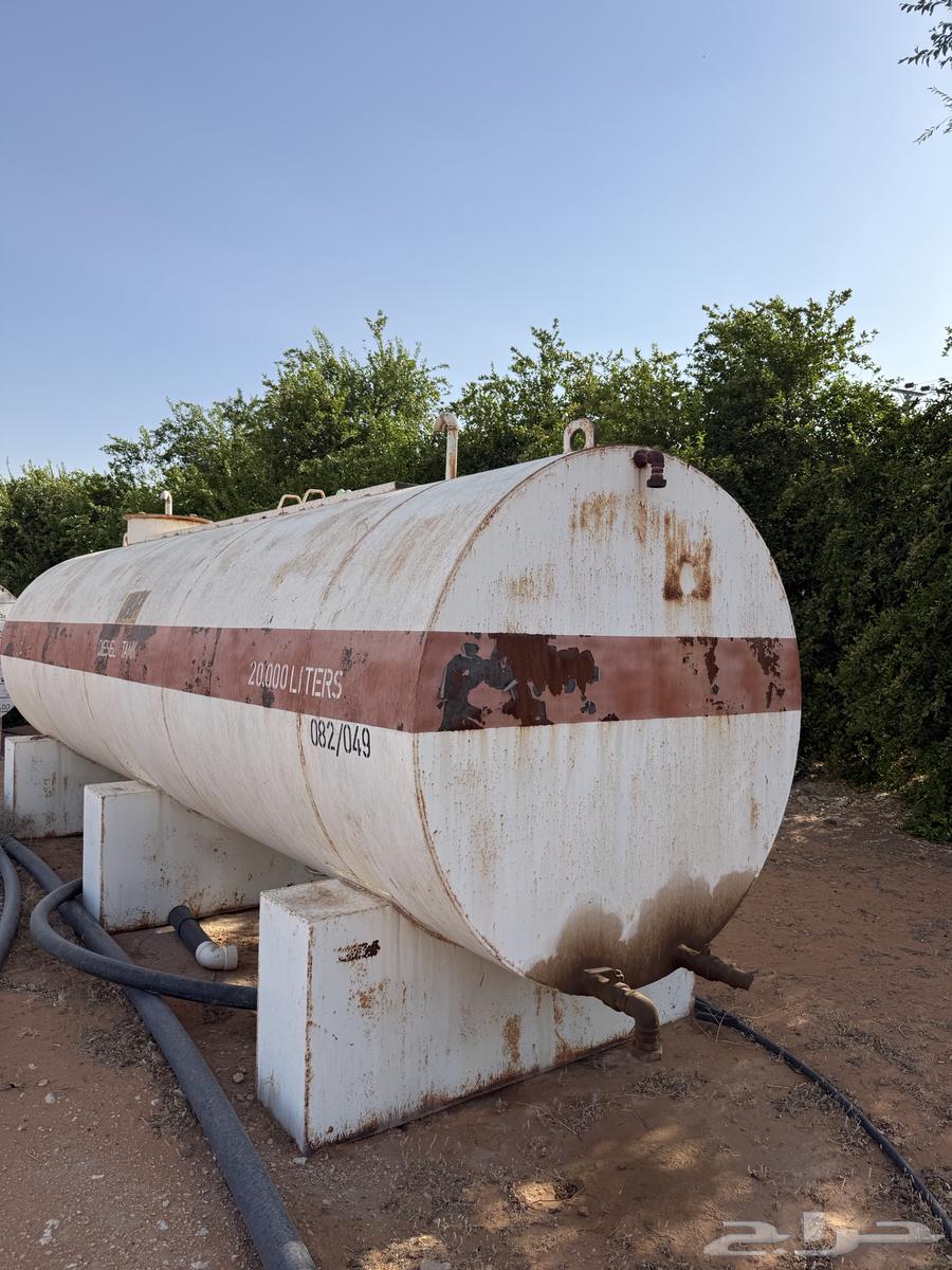 توانك ديزل للبيع العدد2 واحد 20 الف لتر و واحد 15الف لتر64563508208643110