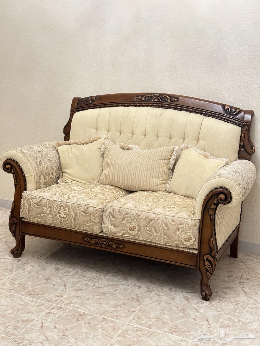 كنب خشب ثقيل ب2000  وكان سعر الشراء 900064410318793089112