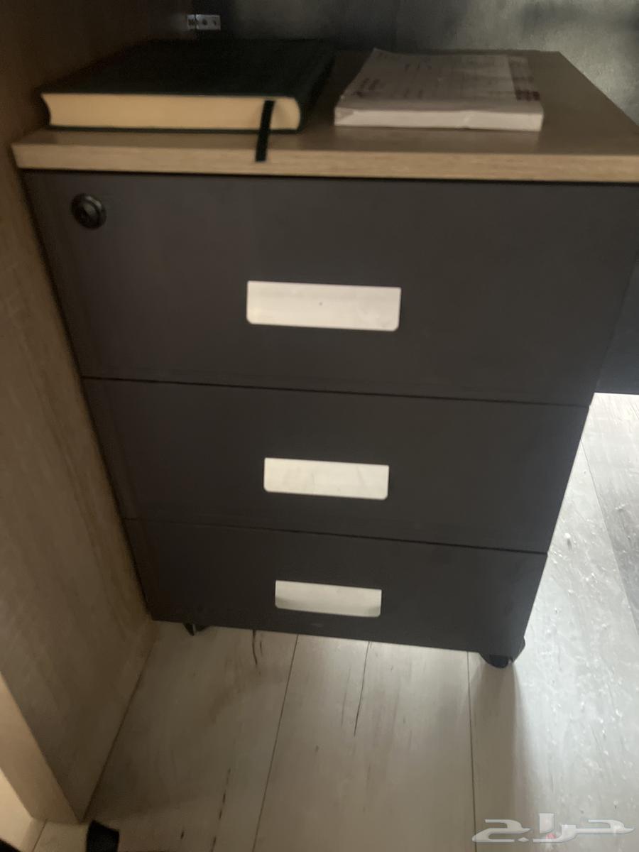 مكتب مستخدم للبيع استخدام مده بسيطه جدا64408680581762113