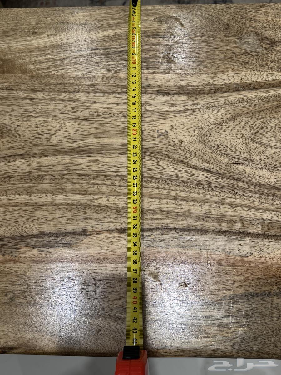 طاولة تلفاز ( إستعمال نظيف تم إرفاق صور للمنتج)64411848610178110