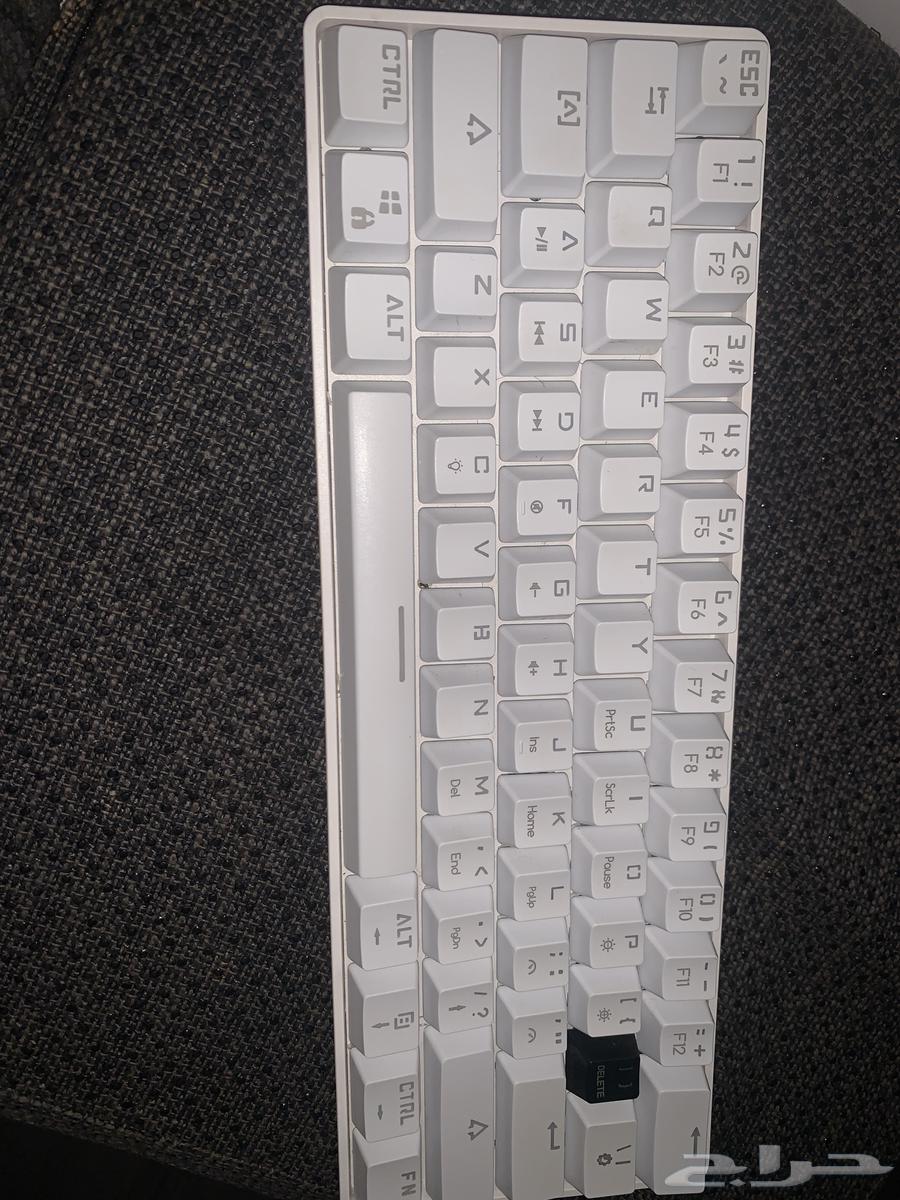 كيبورد للبيع ب 70ريال64408666526210110