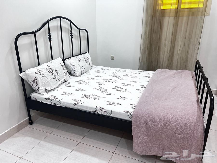 إطار سرير وإسفنجة إيكيا للبيع64408287181825110