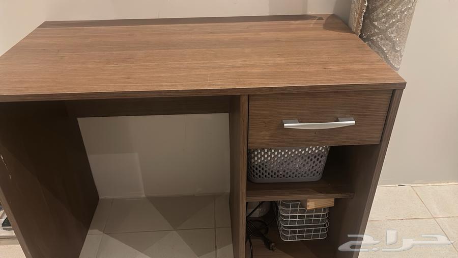 Chair and table64411189533314111