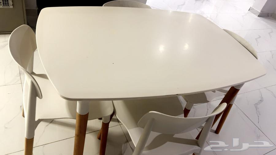طاولة طعام من هوم سنتر64409976512386113