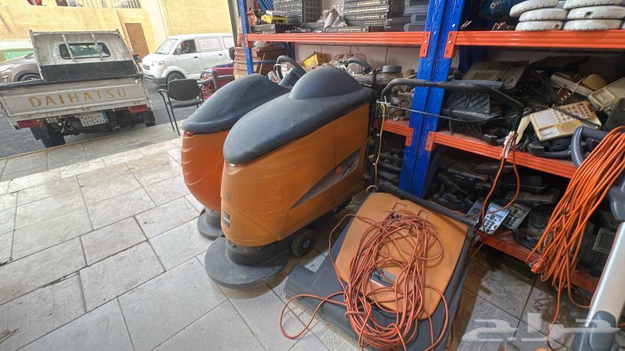 ماكينة تنظيف أرضيات صناعية64410566736386112