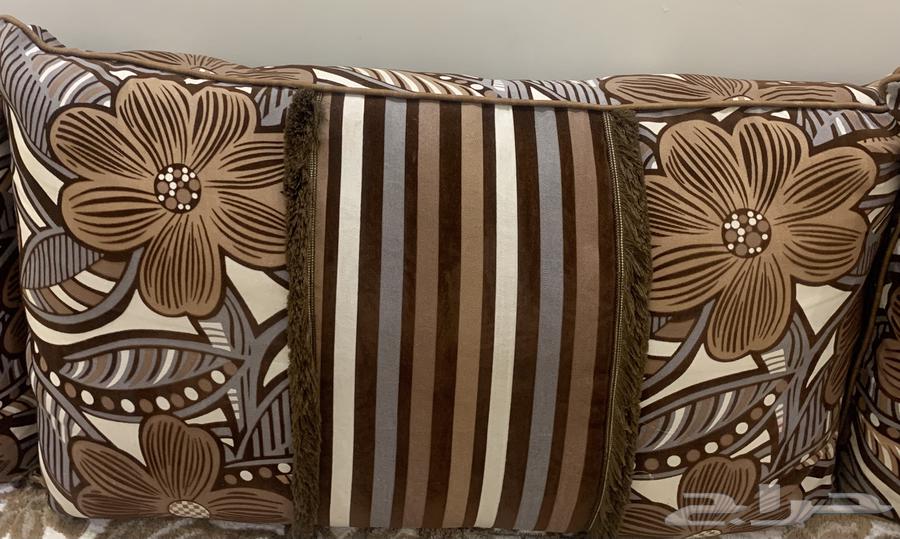 Good condition cushions64411365362946110