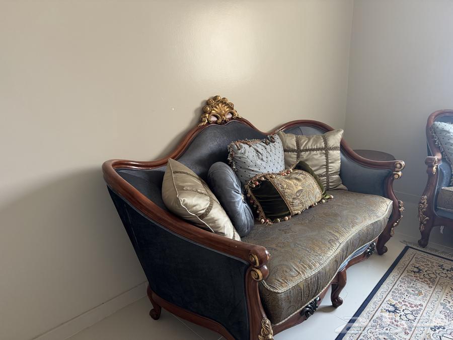 كنب استخدام بسيط بحاله جيده64408779951235112