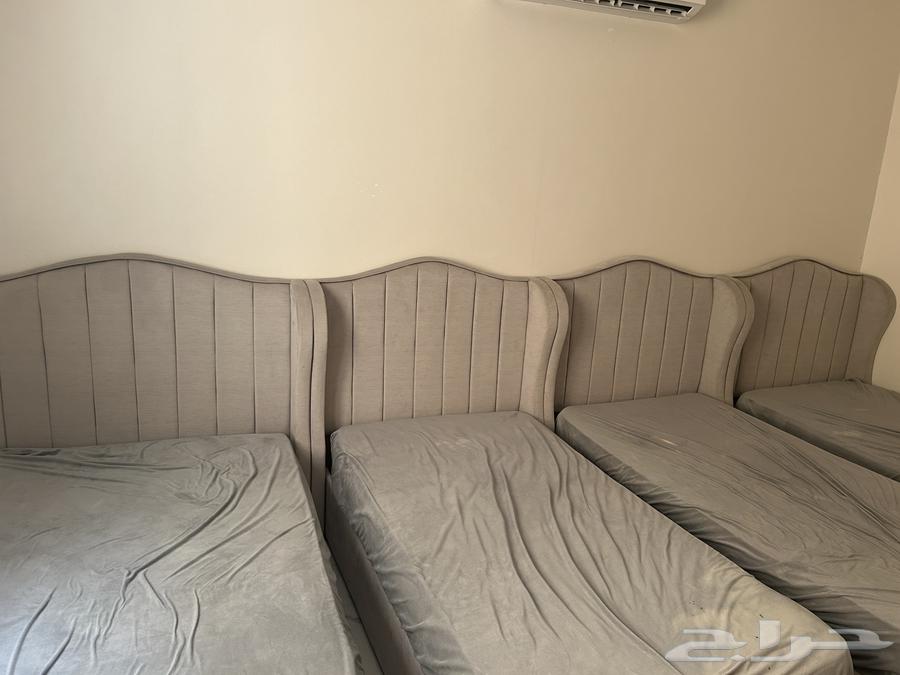 Complete room set including bed, wardrobe, and dressing table64411513849473111