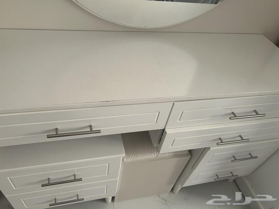 Complete room set including bed, wardrobe, and dressing table64411513849473112