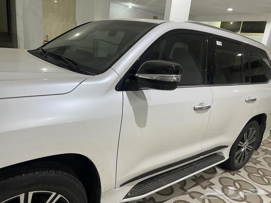 للبيع سيارة لكزاز مخزن64568770042242110