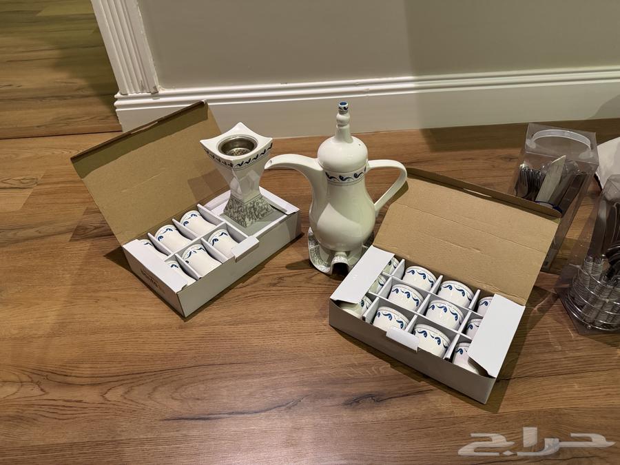 طقم شاي وقهوة وملاعق واشواك جديده64408286989953110