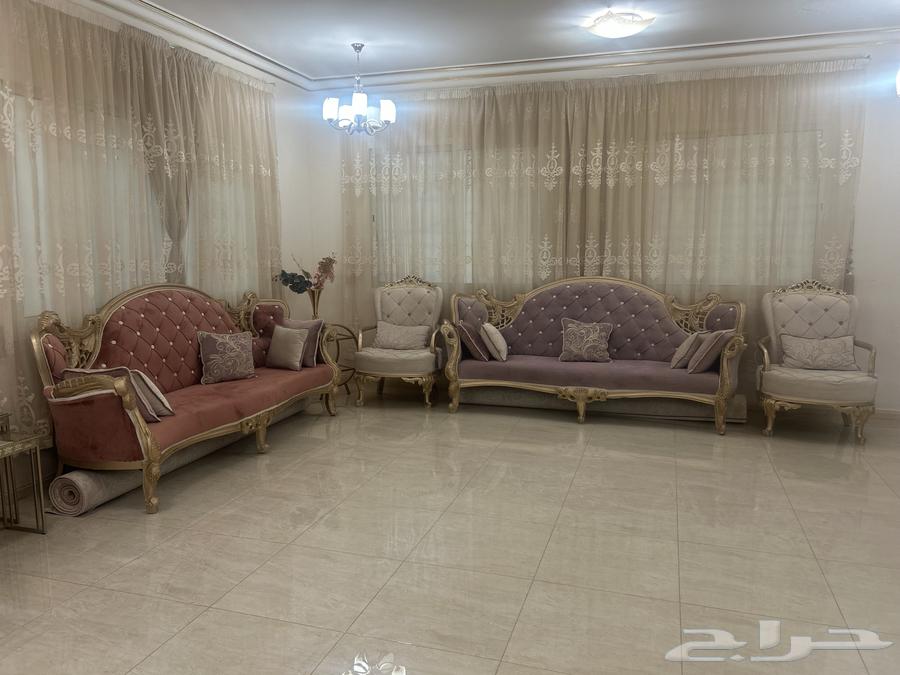 كنب ملكي للبيع64407628537857110