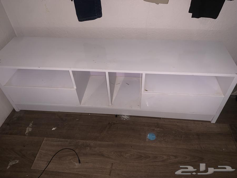 طاولة تلفزيون64405527306882112