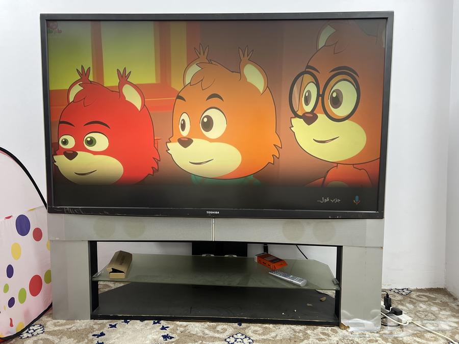 Toshiba TV with large screen and stand (600) SAR64405430746883110