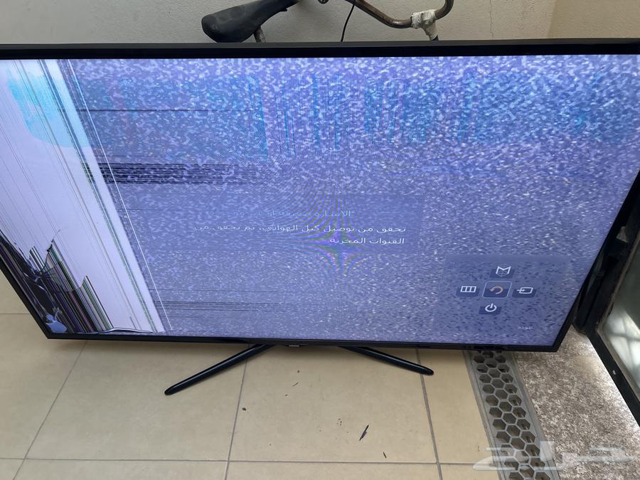 تلفزيون سامسونج ستين بوصه فيه طقه خفيفه مع ريموت على السوم64409616321539113