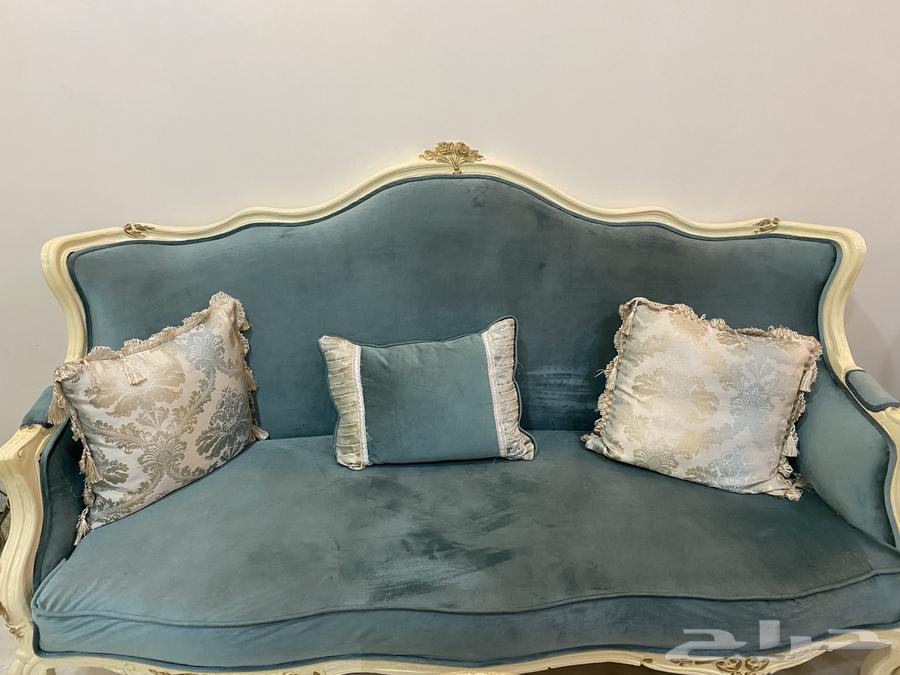 طاولة كبيره 6 طاولات خدمه 2 طاولة زاوية و5 كنب و2 كنب نفر64408850672771113