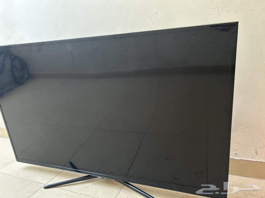 تلفزيون سامسونج ستين بوصه فيه طقه خفيفه مع ريموت على السوم64409616321539110