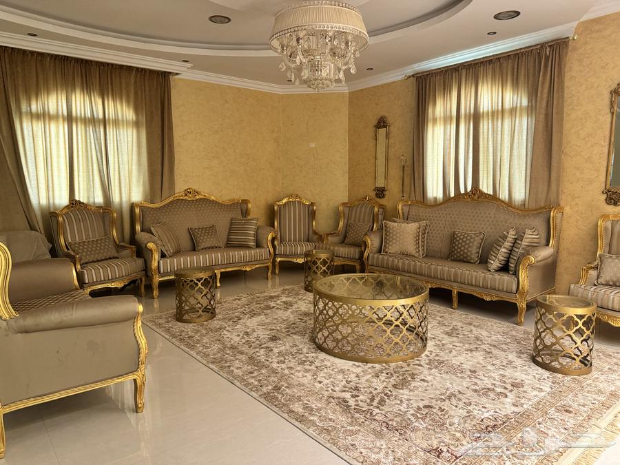 Sofas, tables, and curtains64407782885507110