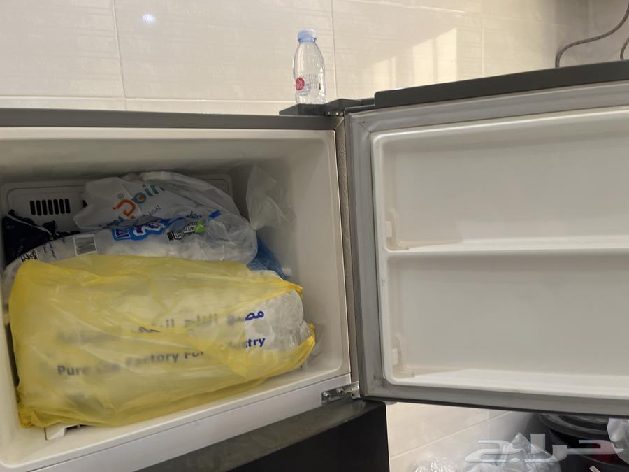 ثلاجه LG للبيع حي الرمال64407475679363113