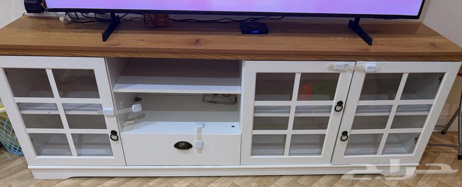 Beautiful and clean TV cabinet, 180 cm in length, can carry and serve64411202919811110
