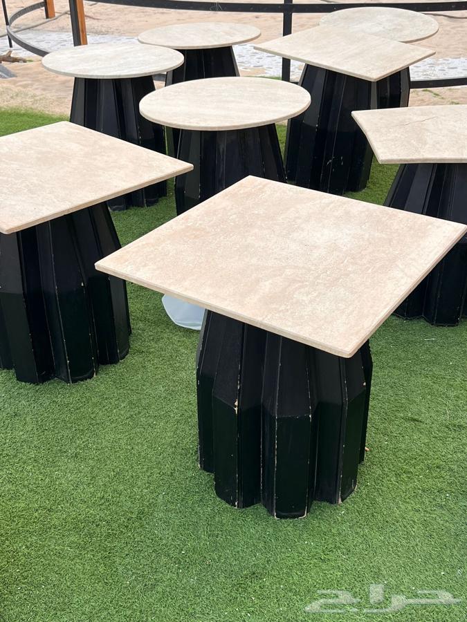 Clean chairs and tables64405902363393112