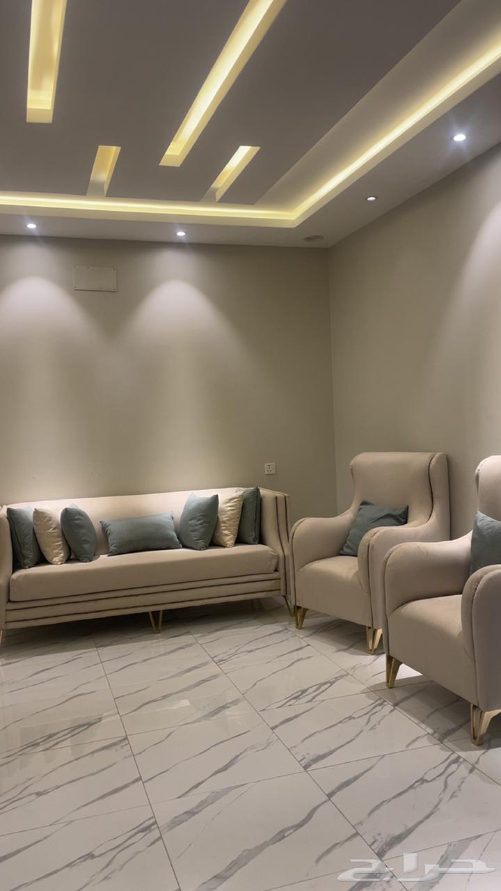 3 large pieces, 2 chairs like new, reason for selling is too large for the living room64409616242561112