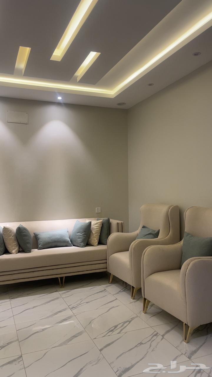 3 large pieces, 2 chairs like new, reason for selling is too large for the living room64409616242561111