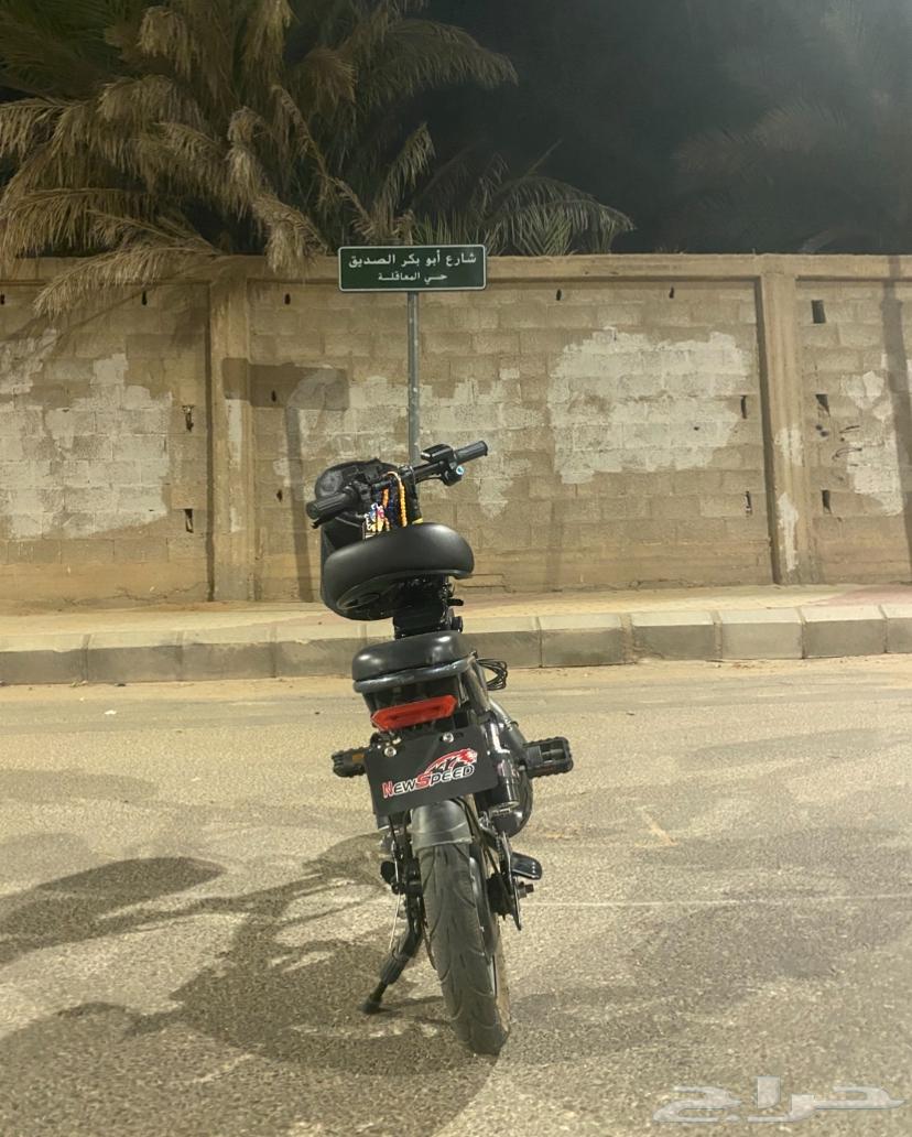 My brother's new scooter doesn't complain about anything, it has a USB port64411216254466112