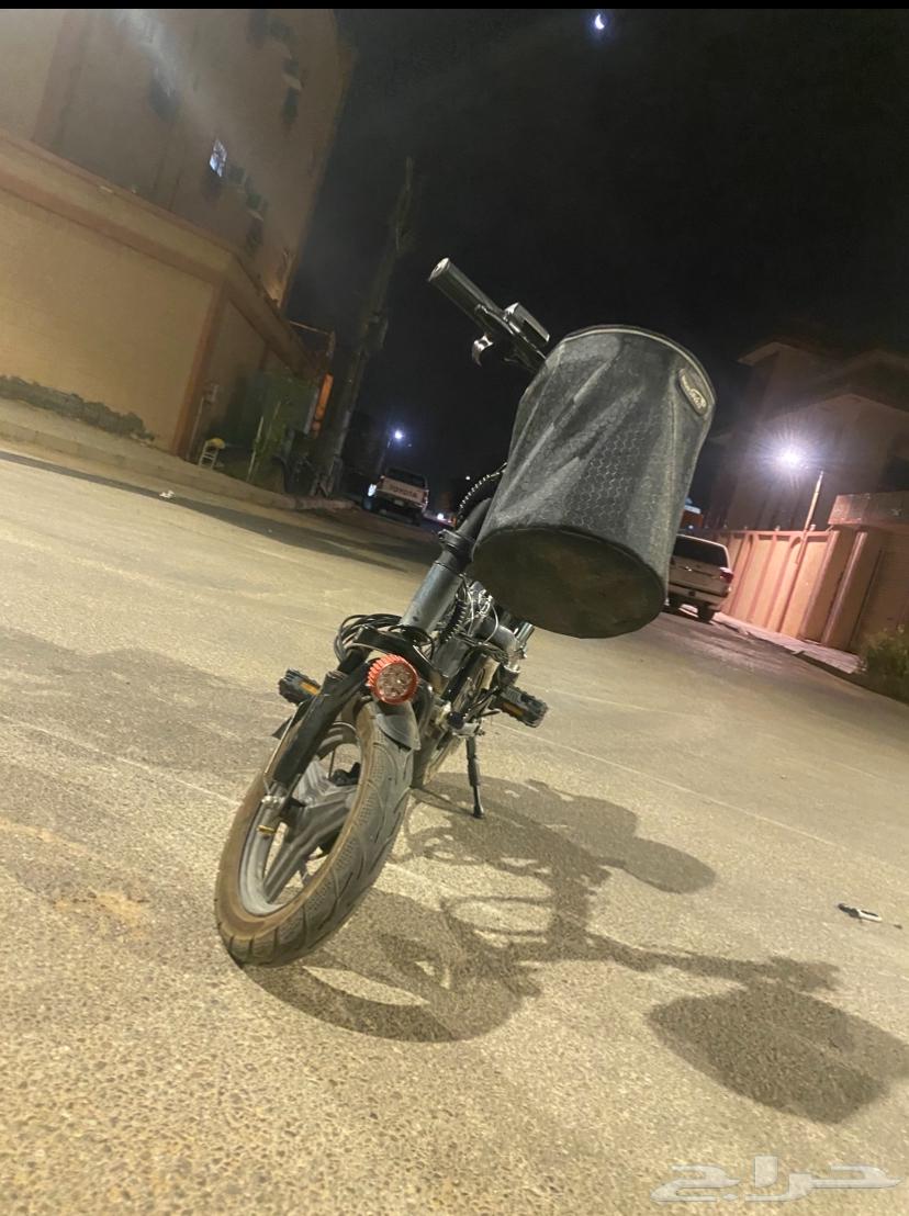 My brother's new scooter doesn't complain about anything, it has a USB port64411216254466113