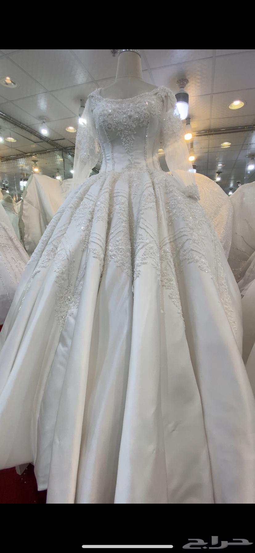 فستان عروس أبيض فاخر للإيجار أو البيع64407335872897110