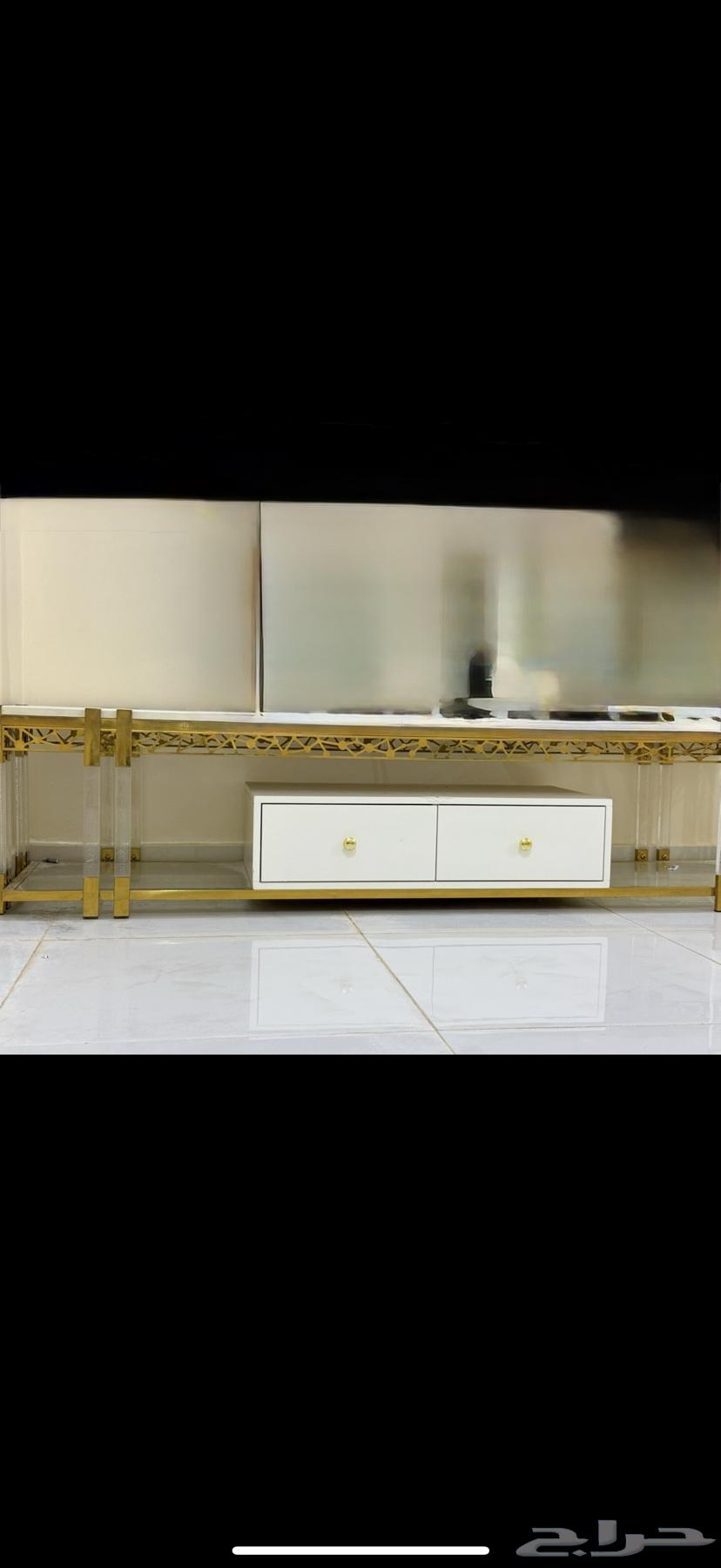 طاولة تلفزيون وعربيه دورين64408035229825110