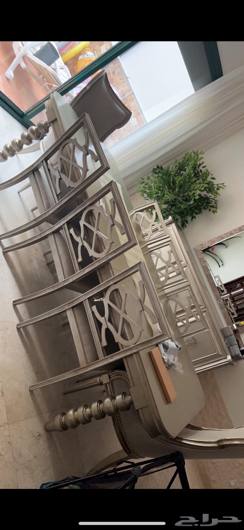 New dining room set from Al Raqeeb, 8 chairs, table, and buffet64407433509634110