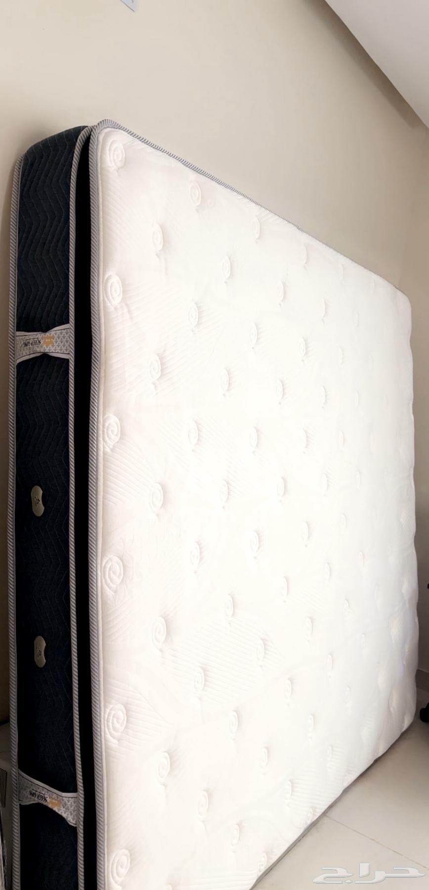 مرتبة سرير و كرسي قيمز64409003210243112