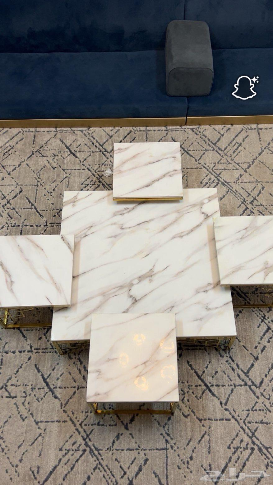 طاولة مع خدمة أربعة64405028412801111