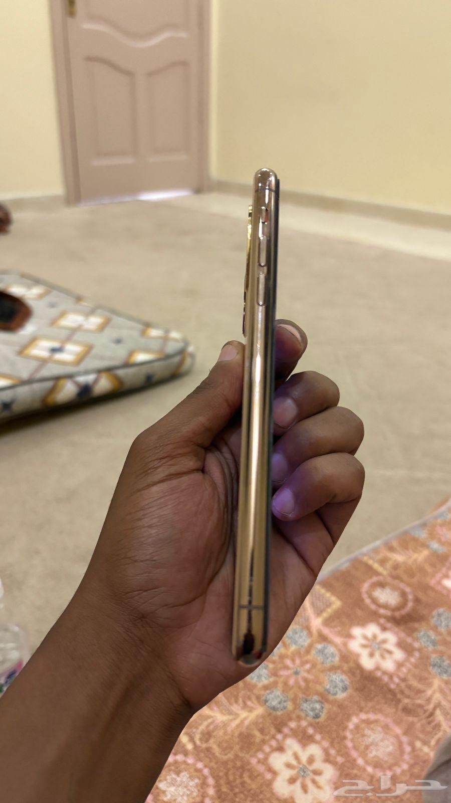 ايفون 11 برو ماكس للبيع64410666880642111