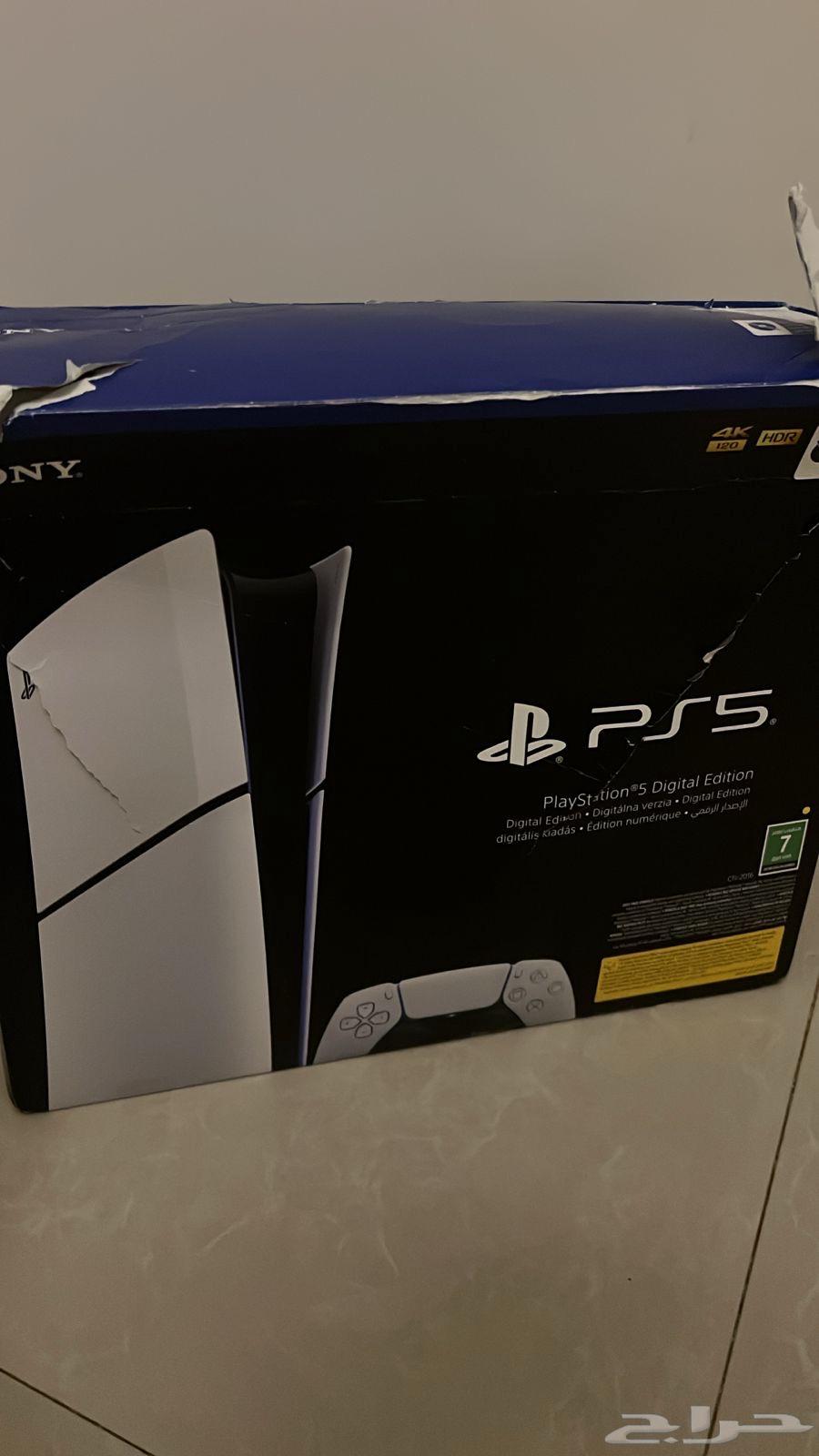 Sony 5 for sale with FIFA 25, no disc slot, clean, used for a week64411634529155110