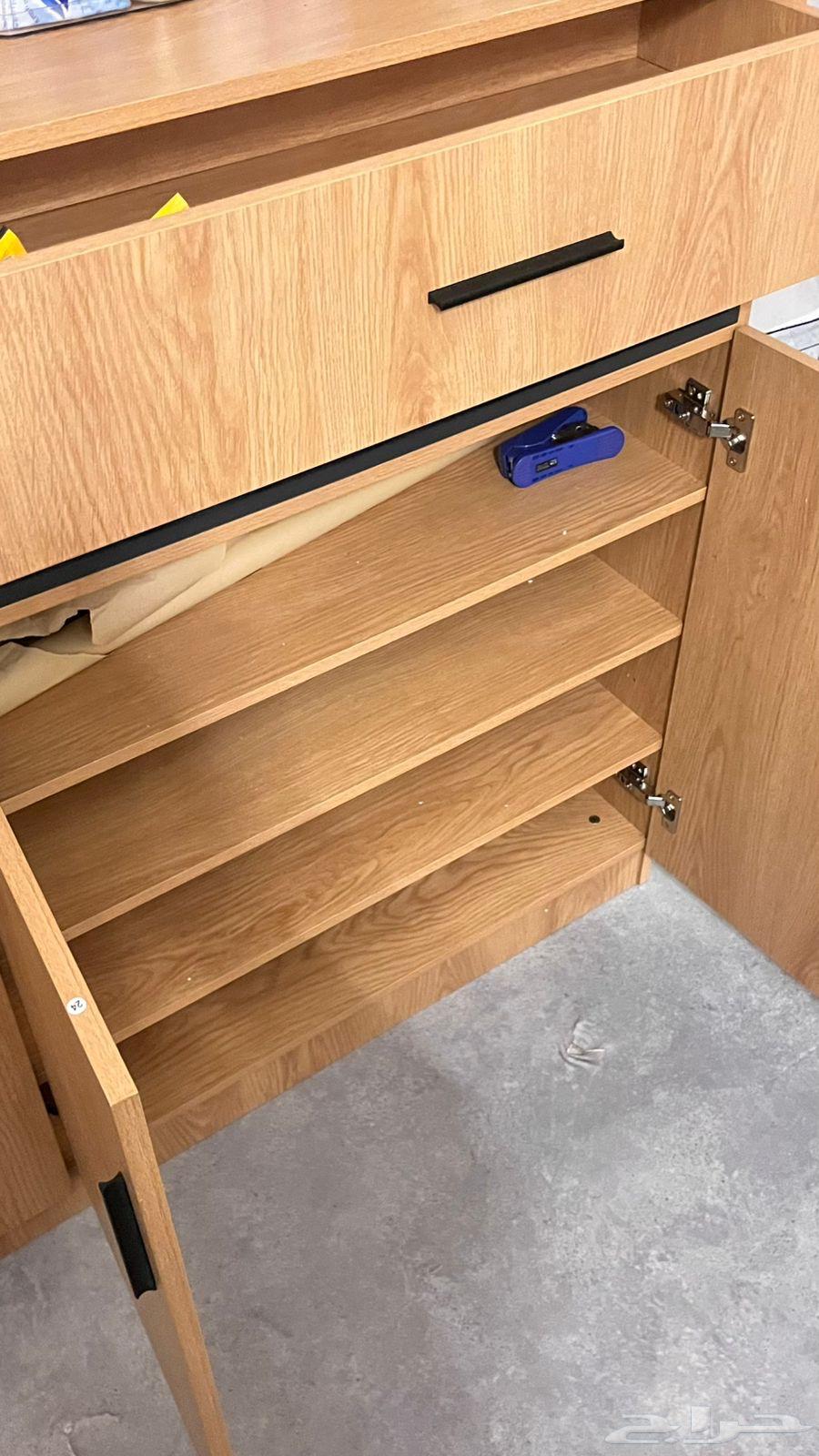 Two single beds and mattress64411324727809113