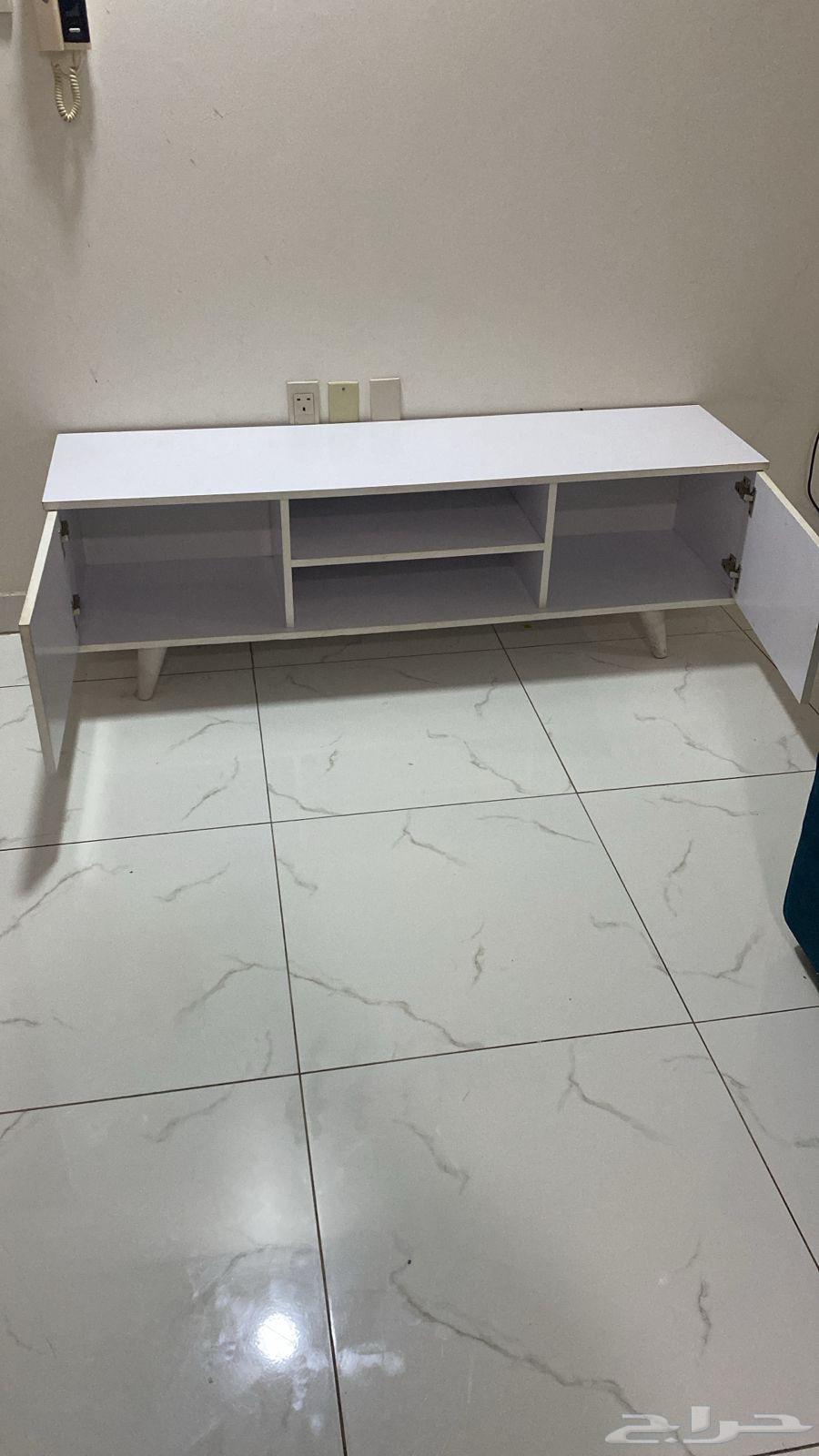 طاولة تلفزيون  شنط مدرسية جديدة64407447096834110